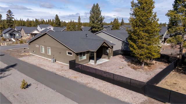 51900 Settler Drive, La Pine, OR 97739