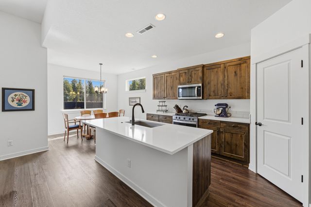 51900 Settler Drive, La Pine, OR 97739