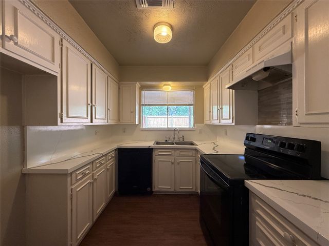734 Londonderry Lane, Denton, TX 76205