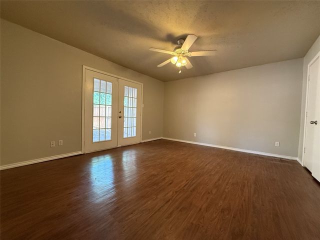 734 Londonderry Lane, Denton, TX 76205
