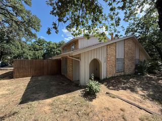 734 Londonderry Lane, Denton, TX 76205