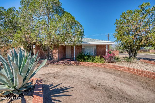 4455 E Whitman Street, Tucson, AZ 85711