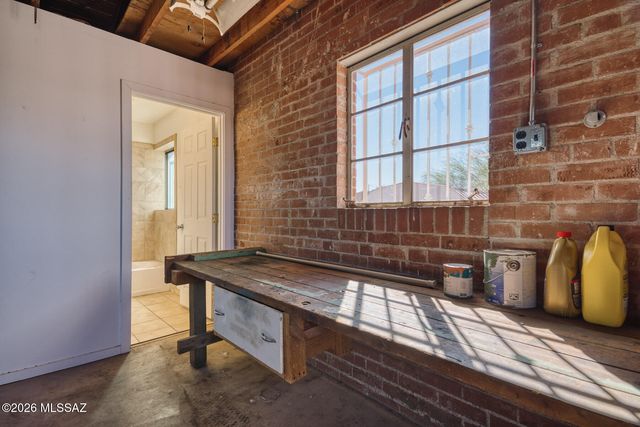 4455 E Whitman Street, Tucson, AZ 85711