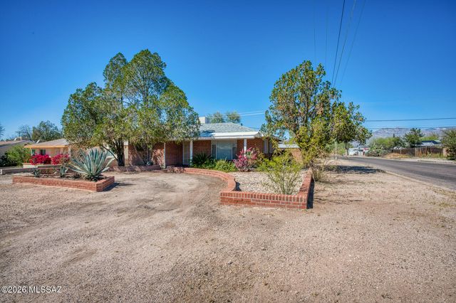 4455 E Whitman Street, Tucson, AZ 85711