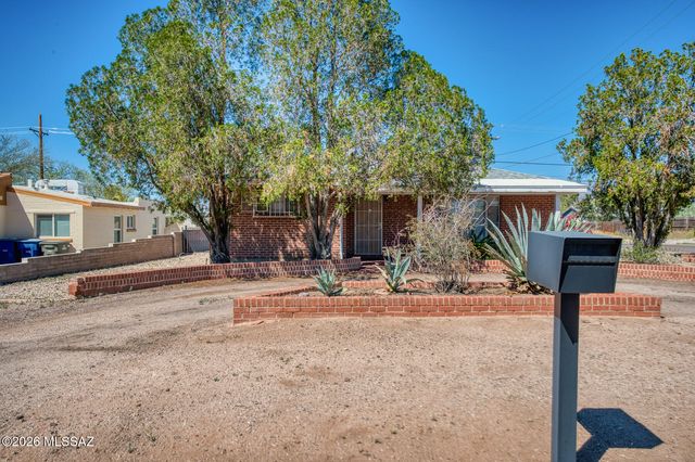 4455 E Whitman Street, Tucson, AZ 85711