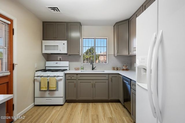 4455 E Whitman Street, Tucson, AZ 85711