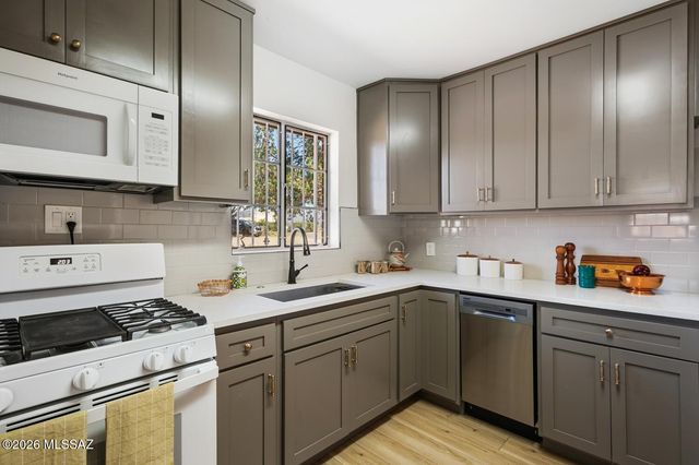 4455 E Whitman Street, Tucson, AZ 85711