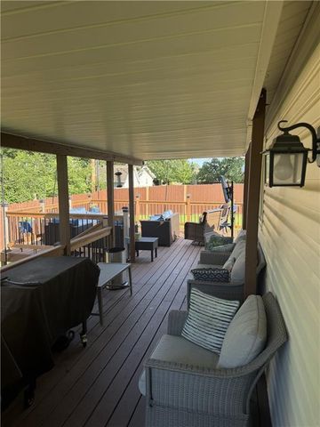 33655 Hillcrest Street, De Soto, KS 66018