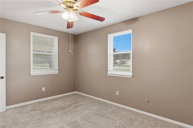 33655 Hillcrest Street, De Soto, KS 66018