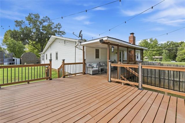 33655 Hillcrest Street, De Soto, KS 66018