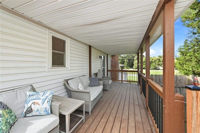 33655 Hillcrest Street, De Soto, KS 66018