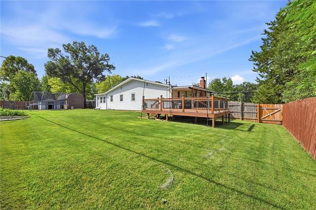 33655 Hillcrest Street, De Soto, KS 66018
