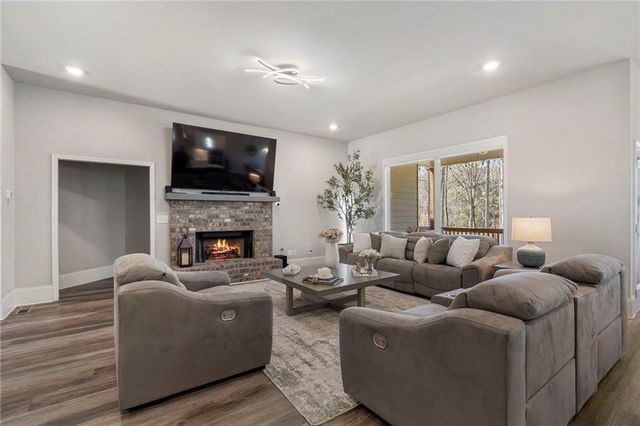 1880 Grand Lanier Drive, Buford, GA 30518