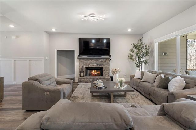 1880 Grand Lanier Drive, Buford, GA 30518
