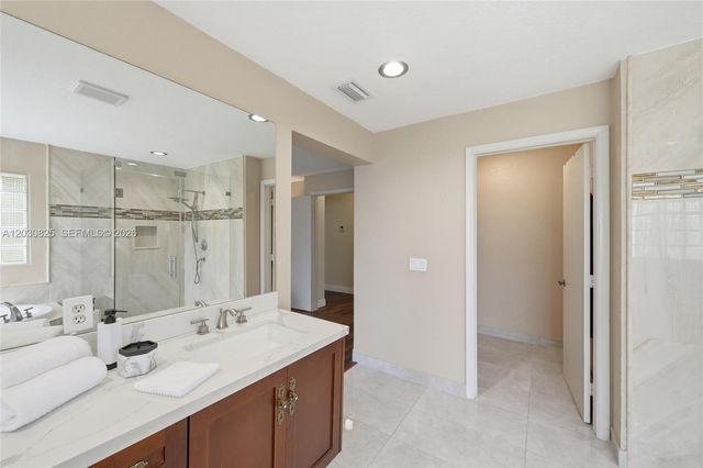 18000 NW 16th Street, Pembroke Pines, FL 33029