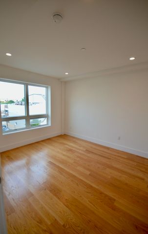 6334 Fresh Pond Rd Apt 4G, New York City, NY 11385