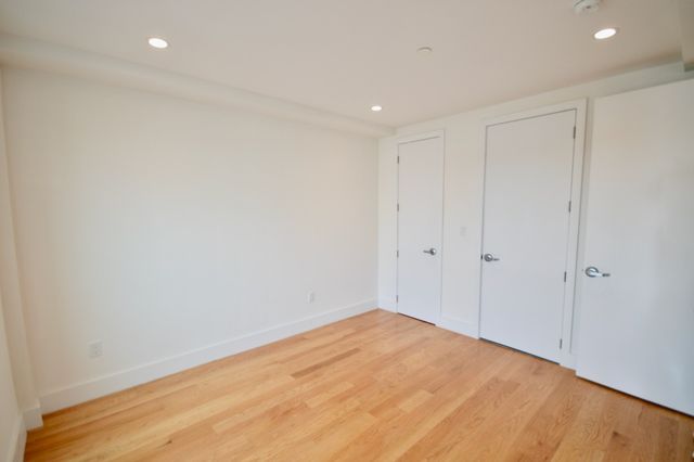 6334 Fresh Pond Rd Apt 4G, New York City, NY 11385