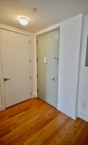 6334 Fresh Pond Rd Apt 4G, New York City, NY 11385