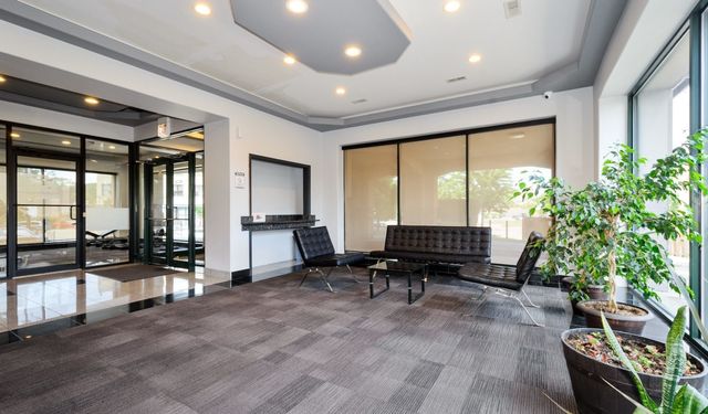 2451 W Howard Street 605, Chicago, IL 60645