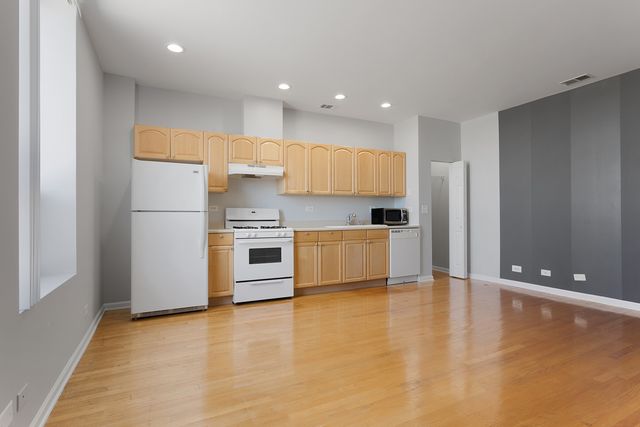 2451 W Howard Street 605, Chicago, IL 60645