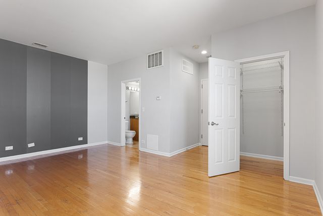 2451 W Howard Street 605, Chicago, IL 60645
