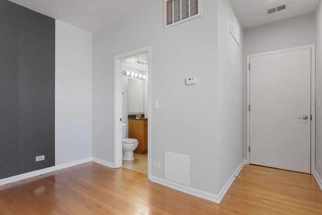 2451 W Howard Street 605, Chicago, IL 60645