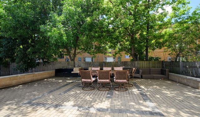 2451 W Howard Street 605, Chicago, IL 60645