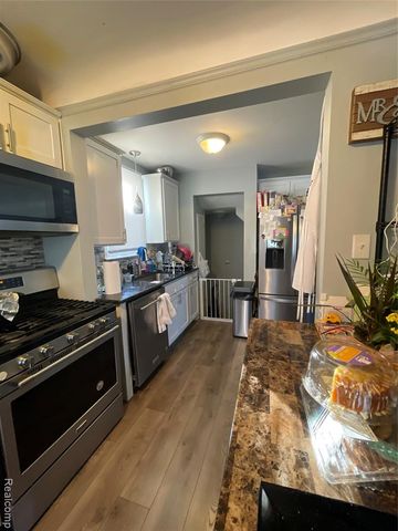 16267 San Juan Drive, Detroit, MI 48221