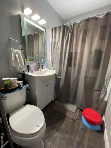 16267 San Juan Drive, Detroit, MI 48221