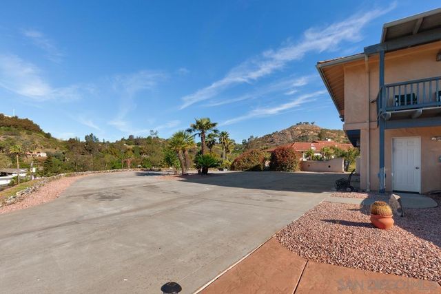 39 Margale Ln, Vista, CA 92084