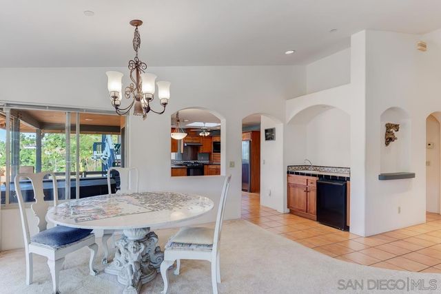 39 Margale Ln, Vista, CA 92084