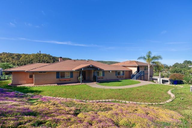 39 Margale Ln, Vista, CA 92084