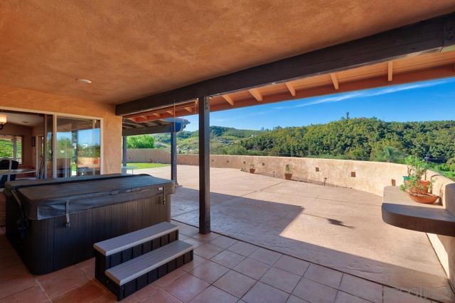 39 Margale Ln, Vista, CA 92084
