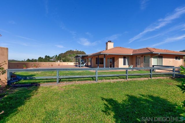 39 Margale Ln, Vista, CA 92084