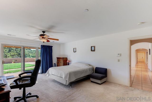 39 Margale Ln, Vista, CA 92084