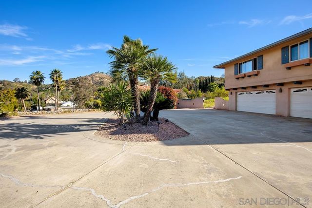 39 Margale Ln, Vista, CA 92084