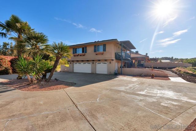 39 Margale Ln, Vista, CA 92084