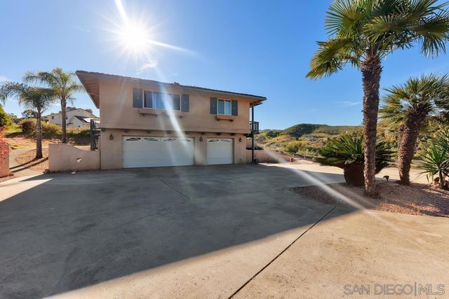 39 Margale Ln, Vista, CA 92084