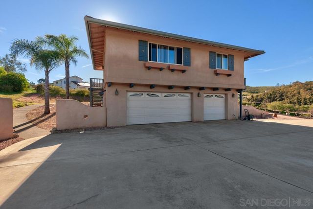 39 Margale Ln, Vista, CA 92084