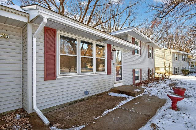 8601 Cherokee Drive N, Brooklyn Park, MN 55428