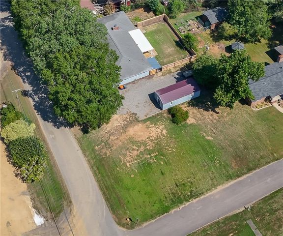 123 S Cumberland Avenue, Russellville, AR 72801