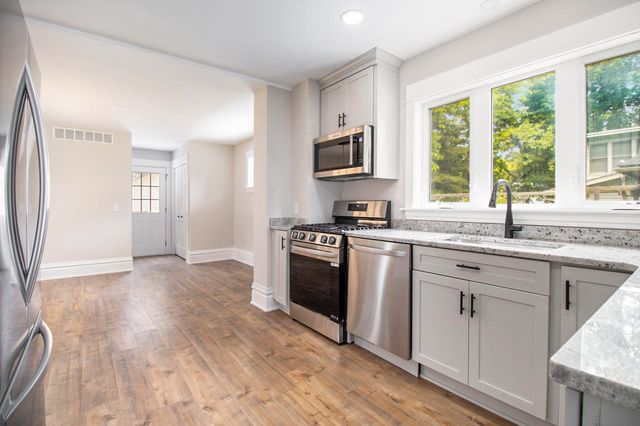 2338 Glenwood Drive, Kalamazoo City, MI 49008