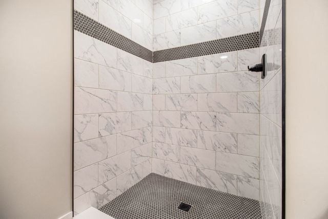 2338 Glenwood Drive, Kalamazoo City, MI 49008