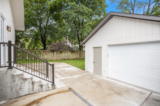 2338 Glenwood Drive, Kalamazoo City, MI 49008