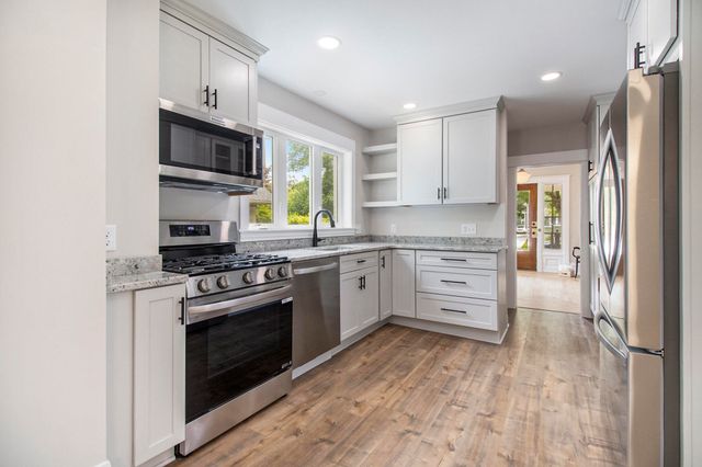 2338 Glenwood Drive, Kalamazoo City, MI 49008