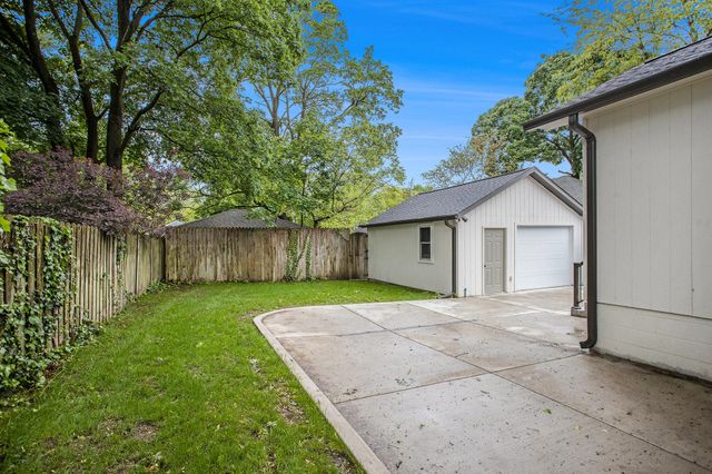 2338 Glenwood Drive, Kalamazoo City, MI 49008