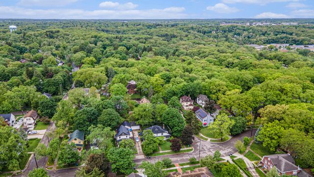 2338 Glenwood Drive, Kalamazoo City, MI 49008