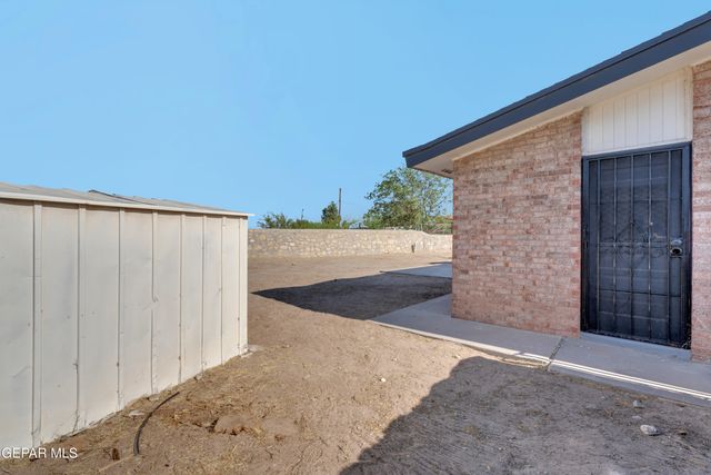 8827 CLAVEL Drive, El Paso, TX 79907