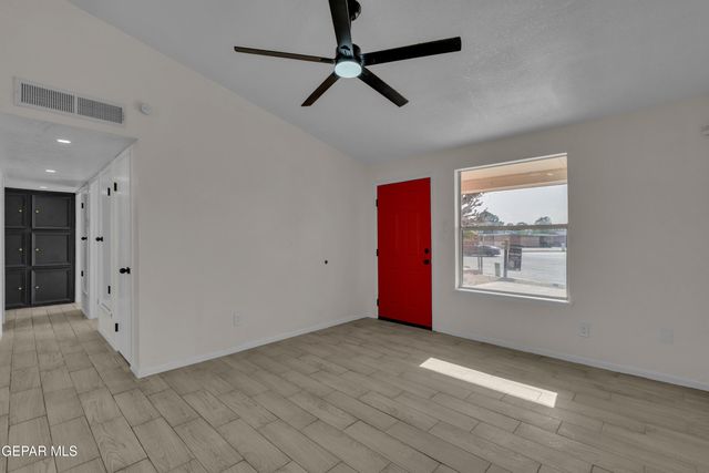 8827 CLAVEL Drive, El Paso, TX 79907
