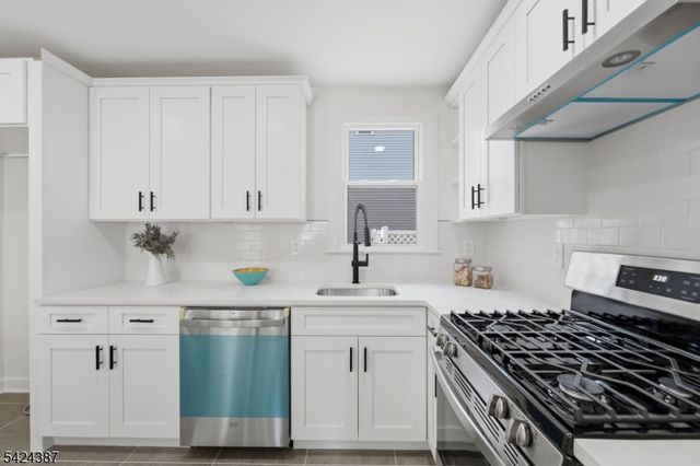 57 N Auten Ave, Somerville Boro, NJ 08876